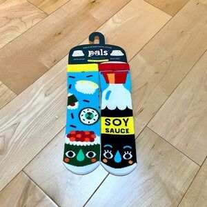 Kids foot friends Sushi & Soy Sauce Mismatched No Slip Socks - size large